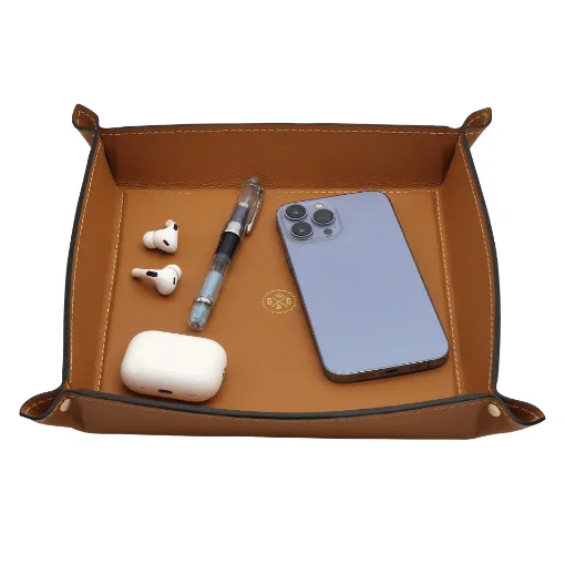 Picture of Collection Arthur - Cinnamon Leather Valet Tray With Eyelets - Size Large -  22,00cm x  22,00cm x  4,50cm - Weight : 260 Gr - Gordon & Gaia